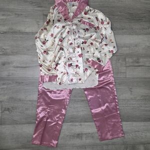 Tesoro Pajama Set 2pc.  Women’s Medium Floral Satin Cottagecore Cozy Comfort
